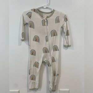 Kyte Baby Aloe Rainbow Zippy 12-18 PLAY